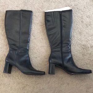 Women’s black boots